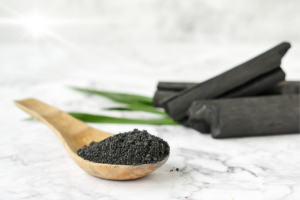 aktivni ugalj pomaže kod nadimanja i gasova